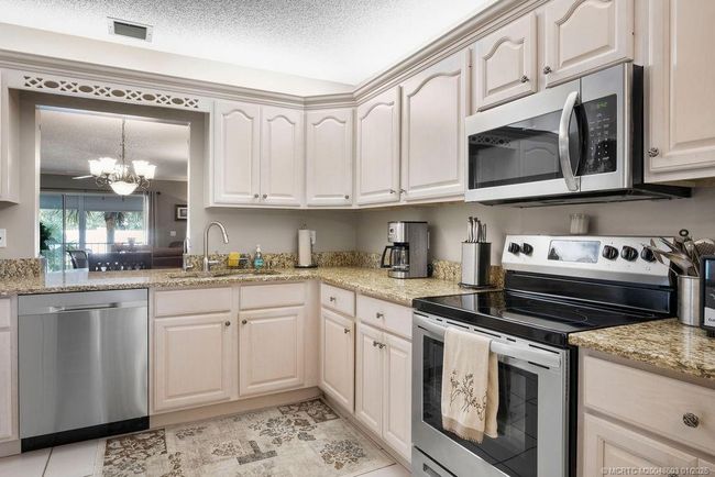 APT-115 - 1600 Se Saint Lucie Blvd, Condo with 2 bedrooms, 2 bathrooms and null parking in Stuart FL | Image 7