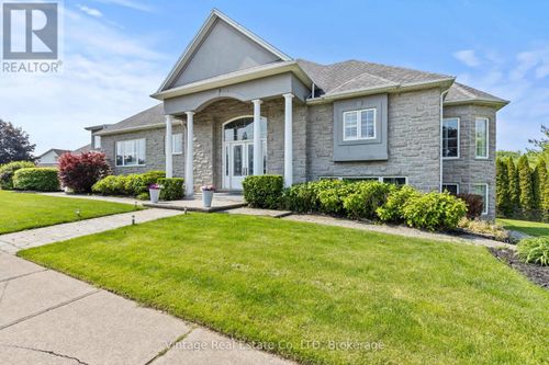 3689 Cardinal Dr, Niagara Falls, ON, L2H2Y1 | Card Image
