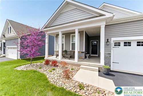 8035 Keystone Dr, Breinigsville, PA, 18031-8716 | Card Image