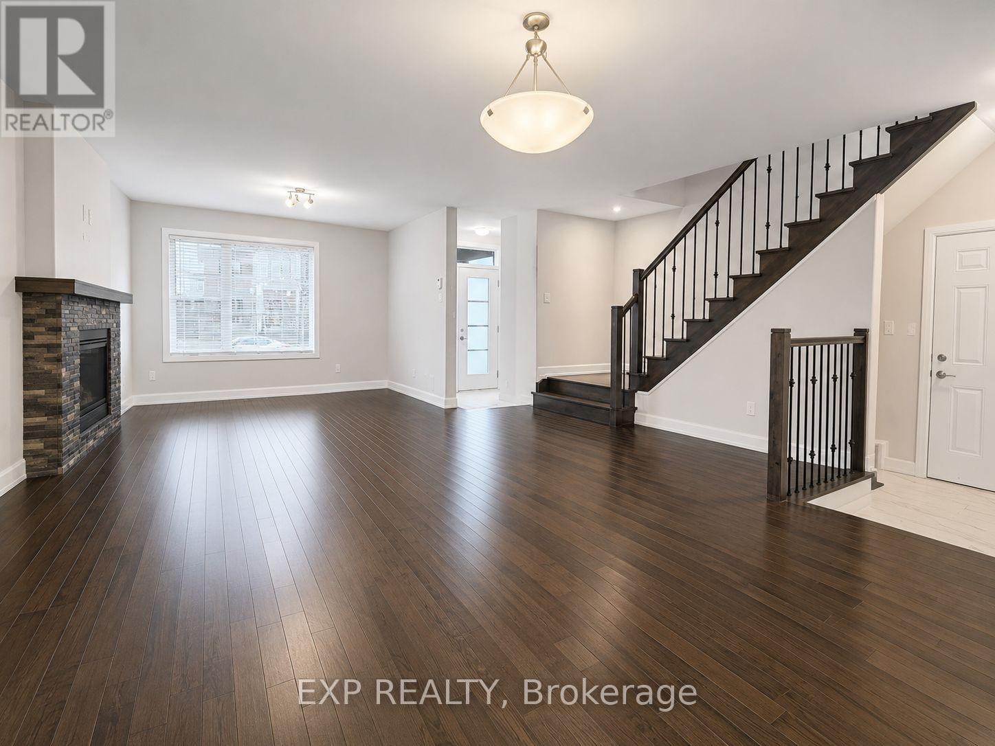 Residential Lease in Russell 4