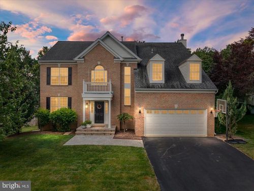 825 Santmyer Dr Se, LEESBURG, VA, 20175-5606 | Card Image