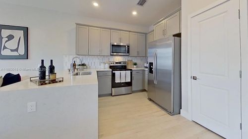 17132-17132 Sw 2nd Cir, Pembroke Pines, FL, 33027-1175 | Card Image