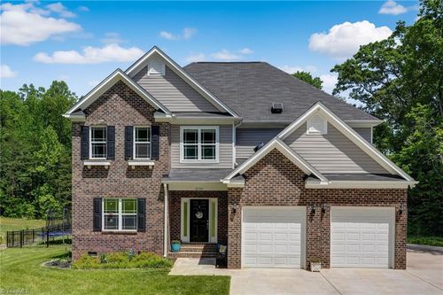 3220 Isley St, Greensboro, NC, 27401 | Card Image