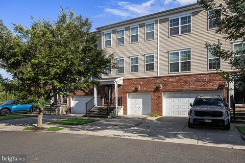 75 Riverwalk Blvd, BURLINGTON, NJ, 08016-1066 | Card Image