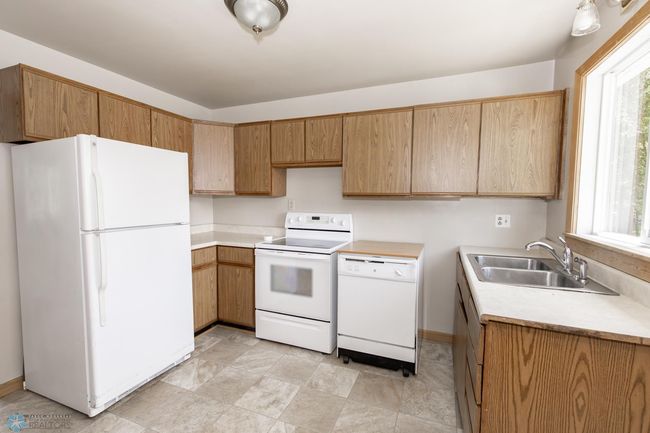 Kitchen | Image 8