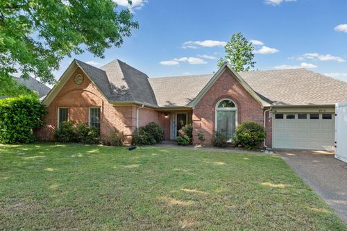 8710 Old Post Rd, Cordova, TN, 38018-7677 | Card Image
