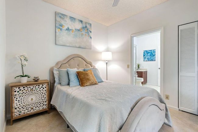6798 Via Regina, Condo with 3 bedrooms, 3 bathrooms and null parking in Boca Raton FL | Image 17