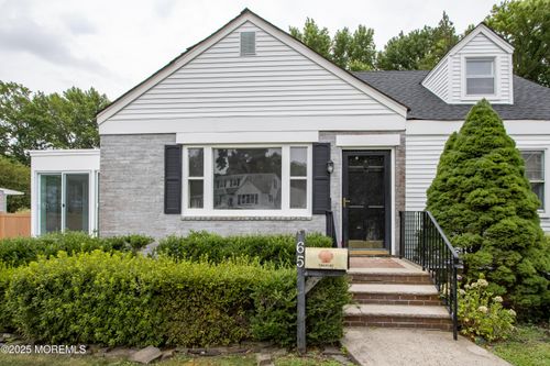 65 Little Silver Pkwy, Little Silver, NJ, 07739-1118 | Card Image