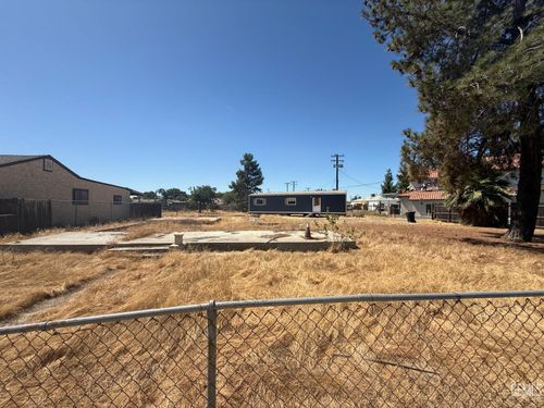 1216 10th Ave, Delano, CA, 93215-2308 | Card Image