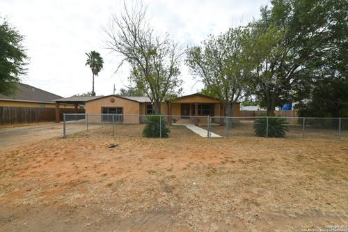 42 Mobile Rd, Cotulla, TX, 78014-5099 | Card Image