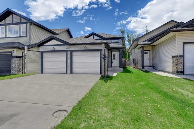 8857 96 Ave, House other with 5 bedrooms, 2 bathrooms and 4 parking in Grande Prairie AB | Image 2