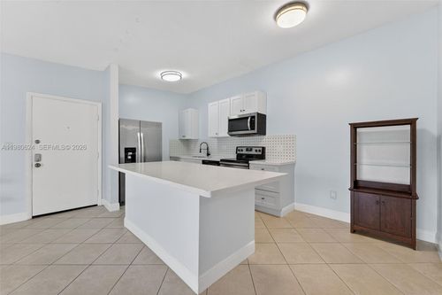6-206-819 Ne 199th St, Miami, FL, 33179-3075 | Card Image