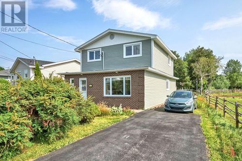 18 Hill Ave, Clarkes Beach, NL, A0A1W0 | Card Image