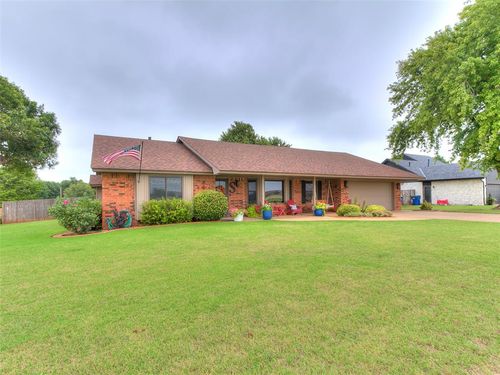 912 W Overstreet Ave, Kingfisher, OK, 73750-3813 | Card Image