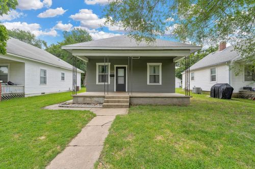 429 W 5th St, Newton, KS, 67114-2105 | Card Image