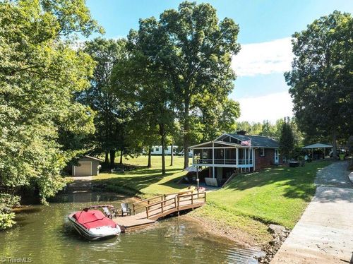 118 Rock Harbor Dr, Lexington, NC, 27292-7843 | Card Image