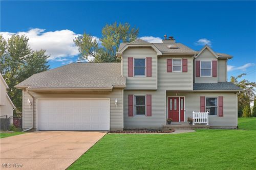 8391 Lanmark Dr, Mentor, OH, 44060-2430 | Card Image