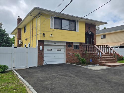 1 Terry Ln, Jericho, NY, 11753-2620 | Card Image