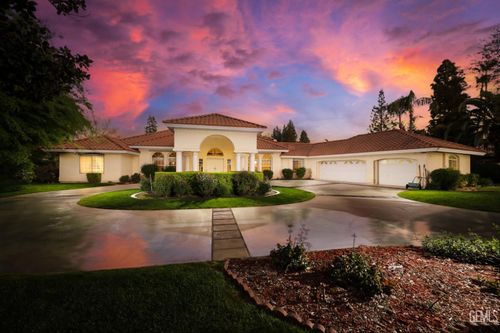 7301 Calle Sagrada, Bakersfield, CA, 93309-2795 | Card Image