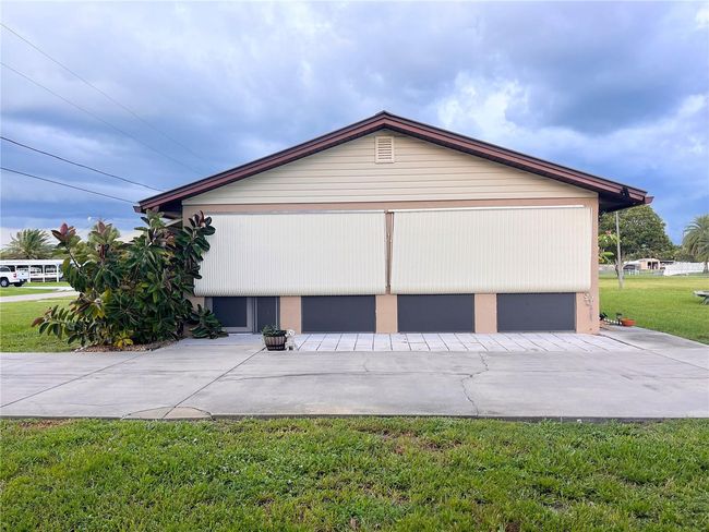 BHR - 1095 Chobee Loop, House other with 3 bedrooms, 2 bathrooms and null parking in OKEECHOBEE FL | Image 4