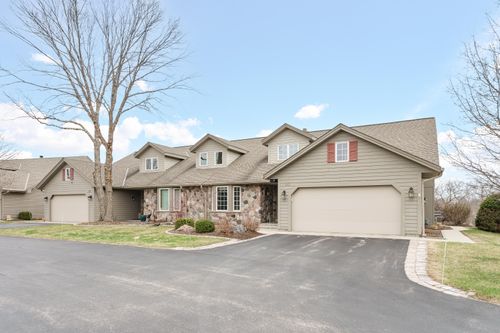 203 Deer Ridge Dr, West Bend, WI, 53095-5303 | Card Image