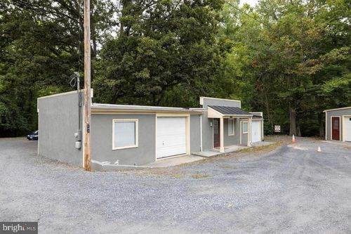 5251 John Marshall Hwy, LINDEN, VA, 22642-6505 | Card Image