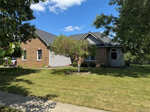 1454 Surrey Ln, Davison, MI, 48423-1476 | Card Image