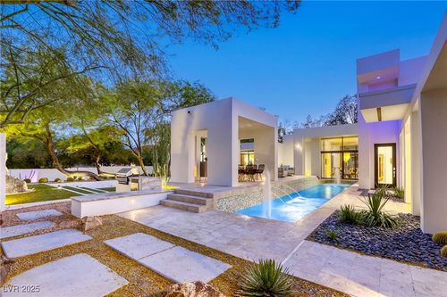 8525 W Verde Way, Las Vegas, NV, 89149-4165 | Card Image