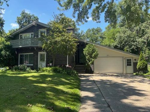 W242N6211 Oak Drive, Sussex, WI, 53089 | Card Image