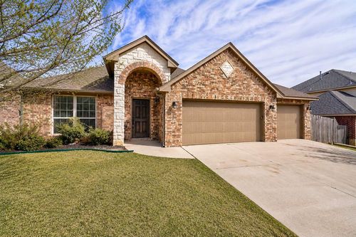 1805 Hobo Street, Yukon, OK, 73099 | Card Image