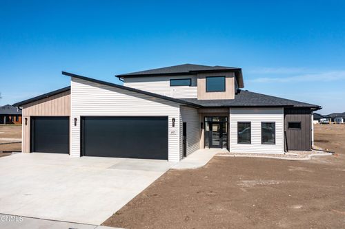 2415 Dutton Cir Se, Mandan, ND, 58554-1644 | Card Image