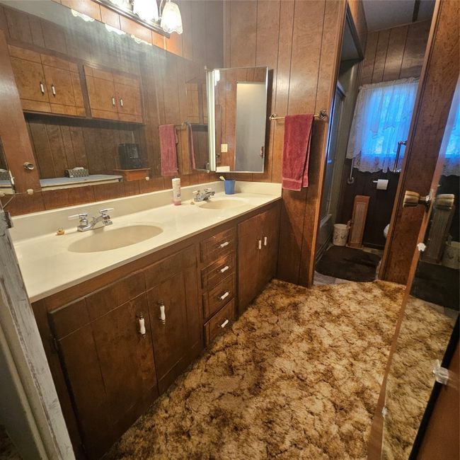 Off primary bedroom | Image 17