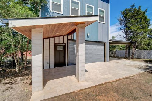 146 Shadow Oak Dr Drive, Bastrop, TX, 78602 | Card Image