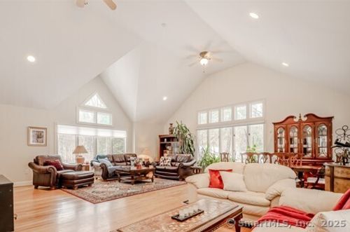 305 Rimmon Rd, Woodbridge, CT, 06525-1318 | Card Image