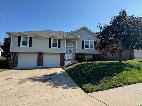 1720 Se Kenwood Dr, Blue Springs, MO, 64014-4214 | Card Image