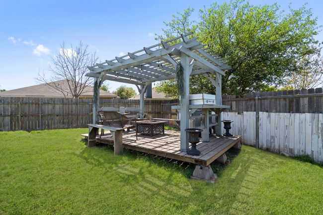 Grass has been digitally enhanced. | Image 26