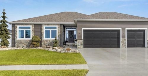 3839 Reserve Dr E, West Fargo, ND, 58078-5425 | Card Image
