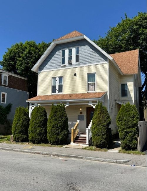 15 Russell St, Worcester, MA, 01609-1869 | Card Image