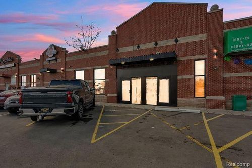 3976 Pelham St, Dearborn Heights, MI, 48125-3119 | Card Image