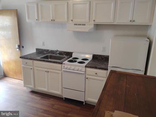 8-268 Wilkes St, BERKELEY SPRINGS, WV, 25411-5300 | Card Image