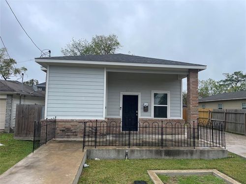 8017 Comal Street, Houston, TX, 77051 | Card Image