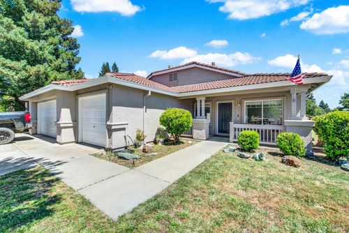 805 Wiegand Way, Dixon, CA, 95620-4532 | Card Image