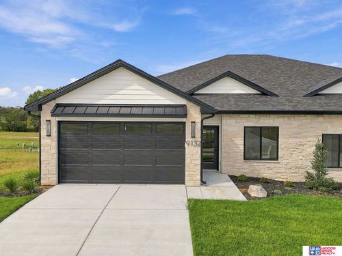 9132 Lucena, Lincoln, NE, 68520-1221 | Card Image