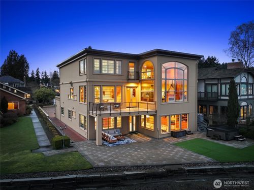 4701 Ne Shore Pl, Lake Forest Park, WA, 98155-5639 | Card Image