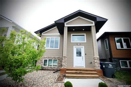 215 Thakur St, Saskatoon, SK, S7W0Z9 | Card Image