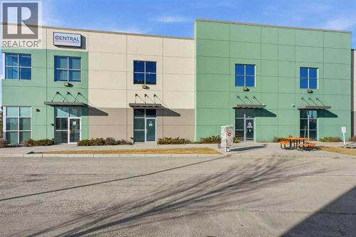 10748 74 St Se, Calgary, AB, T2C5N6 | Card Image