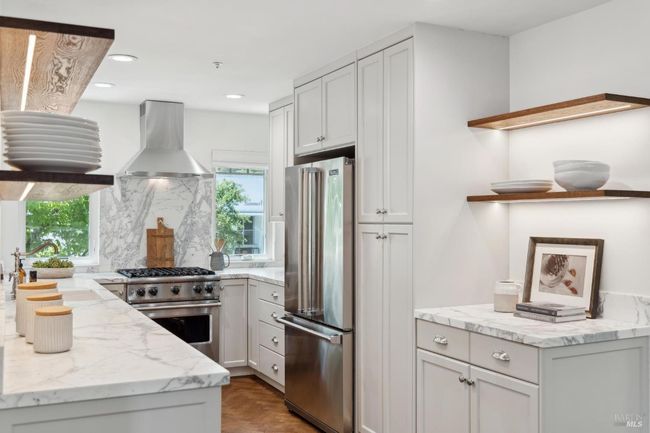 249 E Blithedale Avenue, Townhouse with 2 bedrooms, 3 bathrooms and 2 parking in Mill Valley CA | Image 5