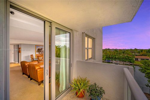apt-401-10000 W Bay Harbor Dr, Bay Harbor Islands, FL, 33154-1581 | Card Image
