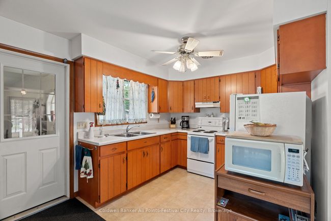 305 Warren St, House other with 4 bedrooms, 2 bathrooms and 4 parking in Goderich ON | Image 13