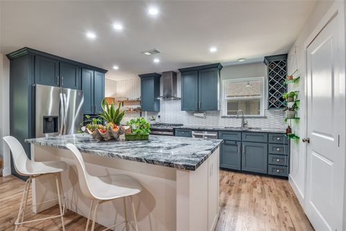 2728 Sunset Ave, Dallas, TX, 75211-2757 | Card Image
